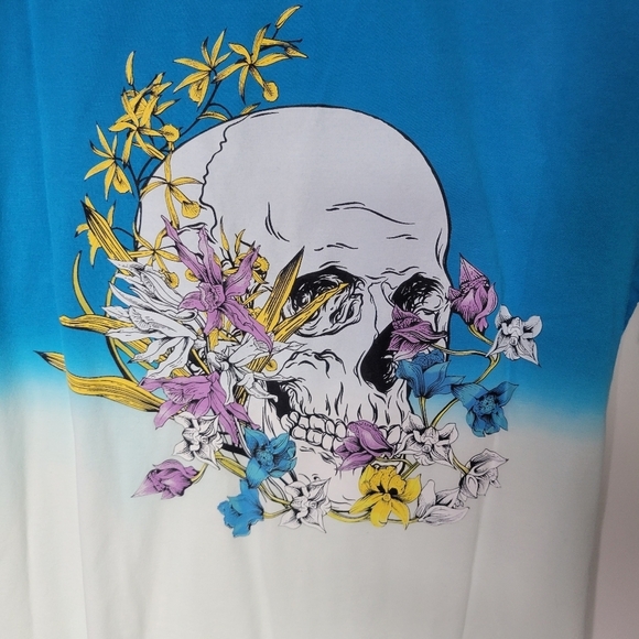 NWT Elevenpairs Aubrey Tee Skull Medium Blue White - Picture 4 of 6